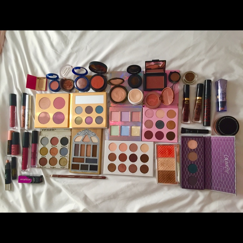 High end Makeup Bundle!!